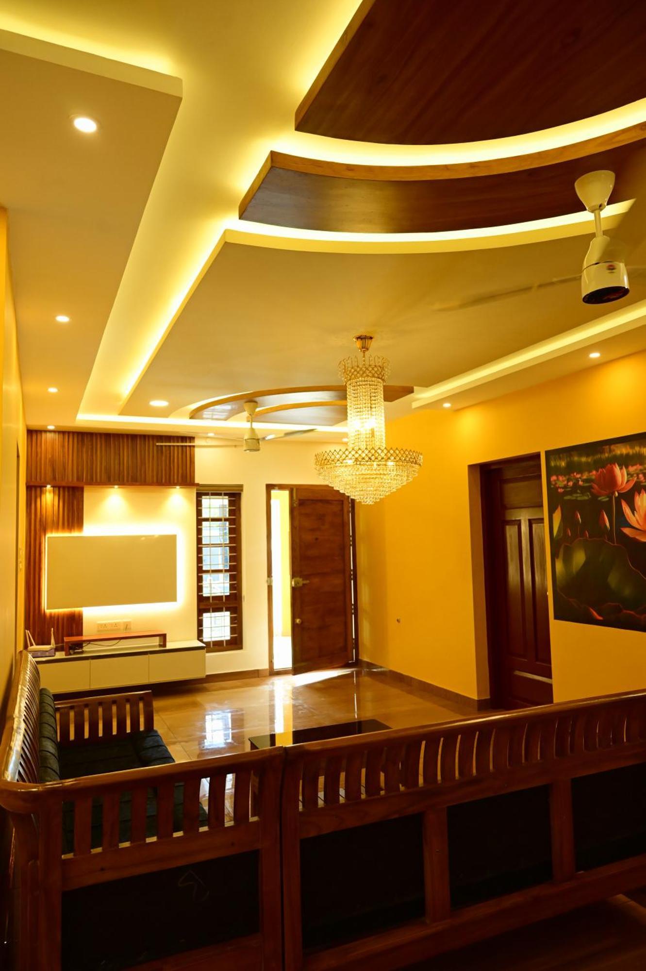 Days Inhome Paravur